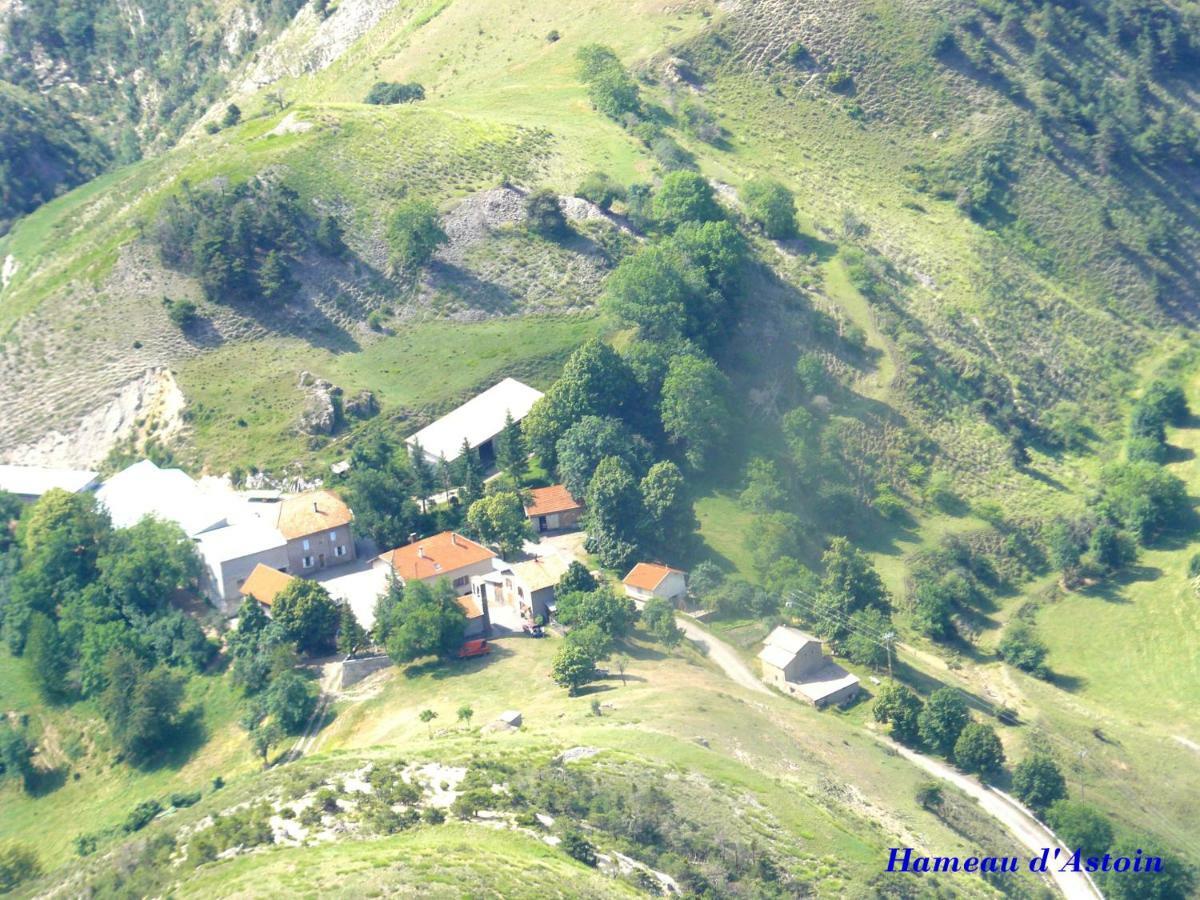 Comme Chez Vous Villa Bayons Exterior photo